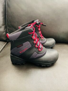 Columbia Kids' Waterproof Winter Snow Boots, size 4